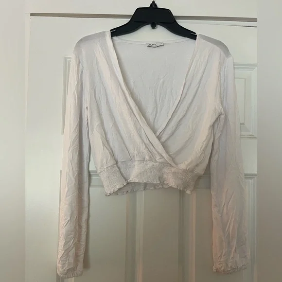 Subdued long sleeve V - neck - Picture 1 of 2